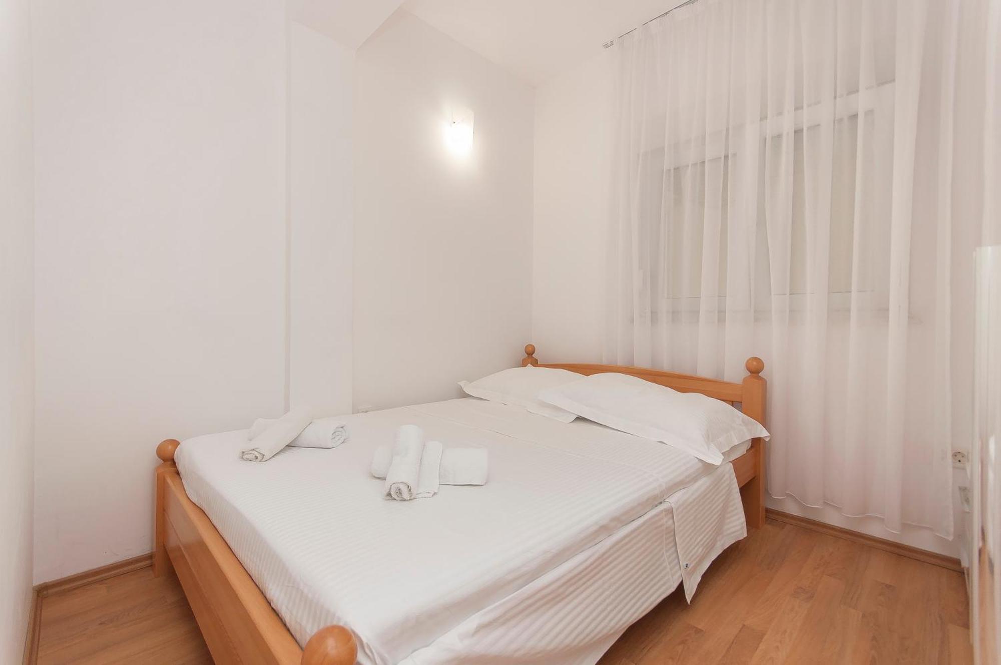 Apartman Mira- אומיס חדר תמונה